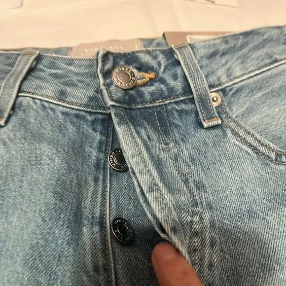 NWT Everlane The Curvy 90’s cheeky jean size 29